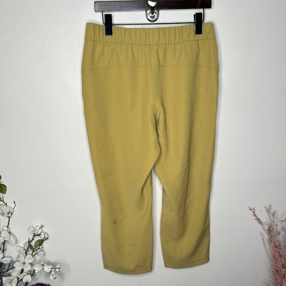 LULULEMON On the Fly Crop *Woven 23" Vintage Gold Yellow Sz 8 {3Z24} - Picture 5 of 7